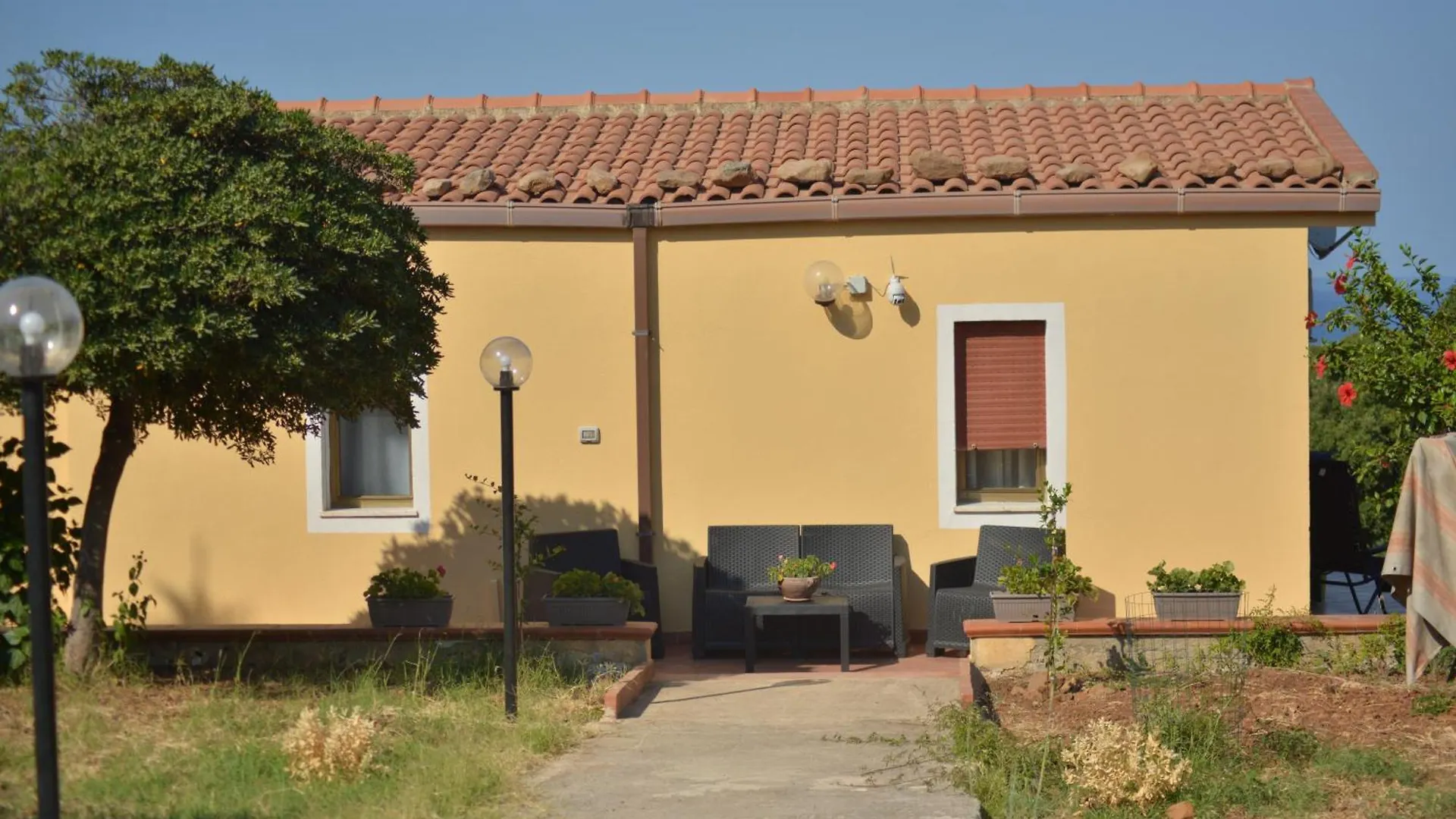 Donna Pulina Holidays Pollina Holiday home